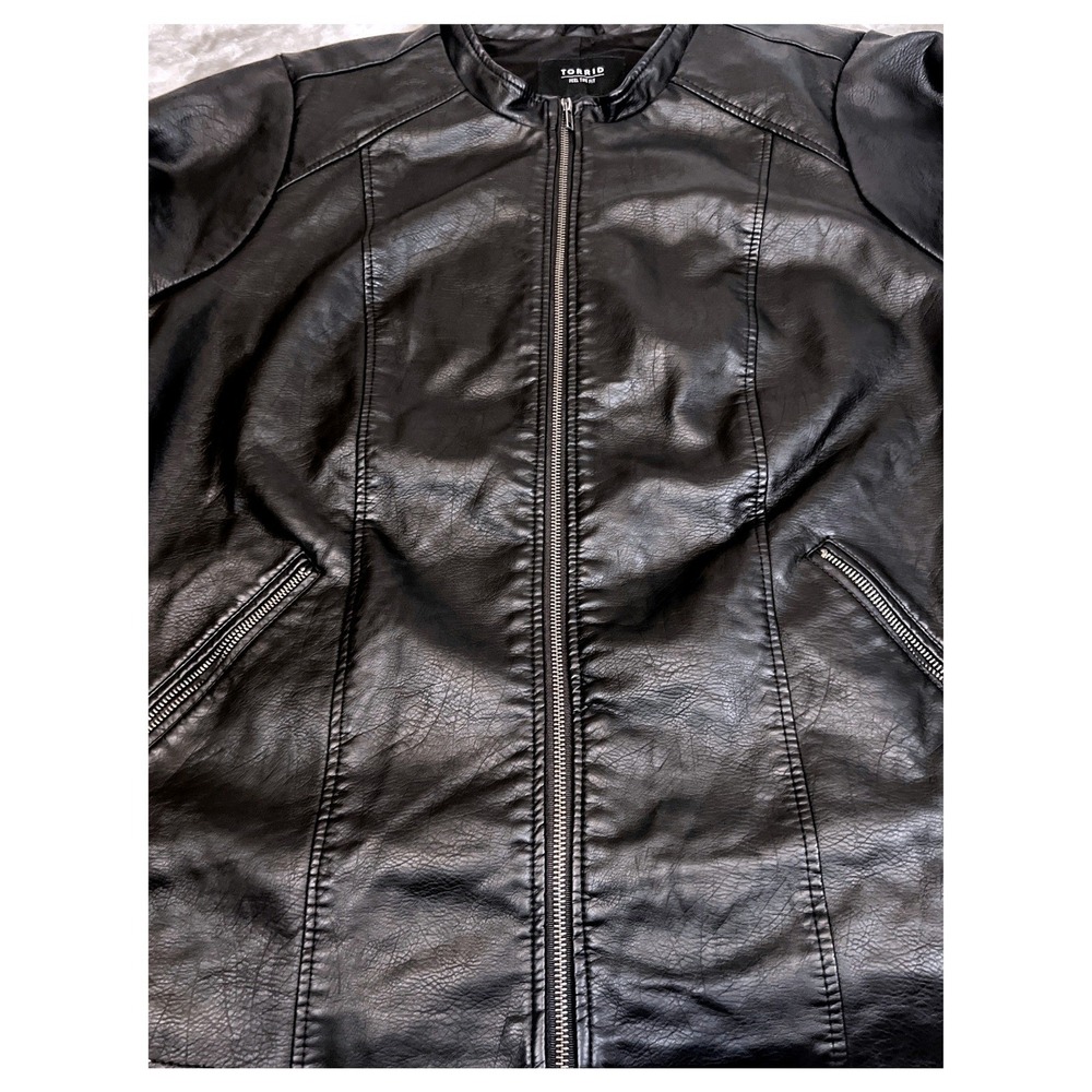 Torrid Black Faux Leather Moto Jacket Plus Size 6 Zip Pocket Minimalist Biker - Picture 4 of 16